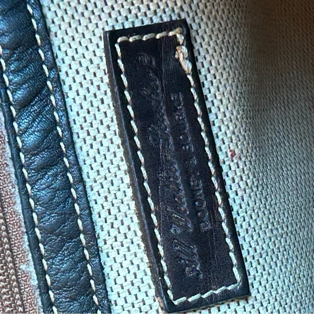 Dooney & Bourke classic dooney